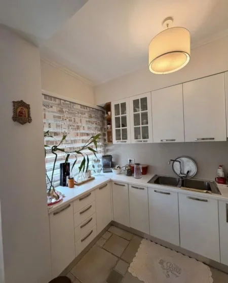 Tirane, shitet apartament 1+1+Ballkon Kati 2, 74 m² 150 milion leke (Kodra e Diellit, prane British School)