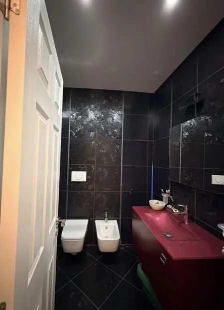 Tirane, shitet apartament 1+1+Ballkon Kati 2, 74 m² 150 milion leke (Kodra e Diellit, prane British School)