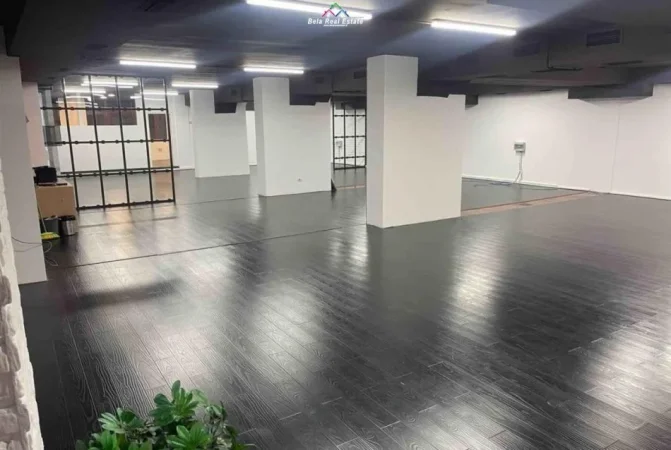 Tirane, jepet me qera zyre Kati 1, 350 m² 4.500 € (Rruga sulejjman Delvina)