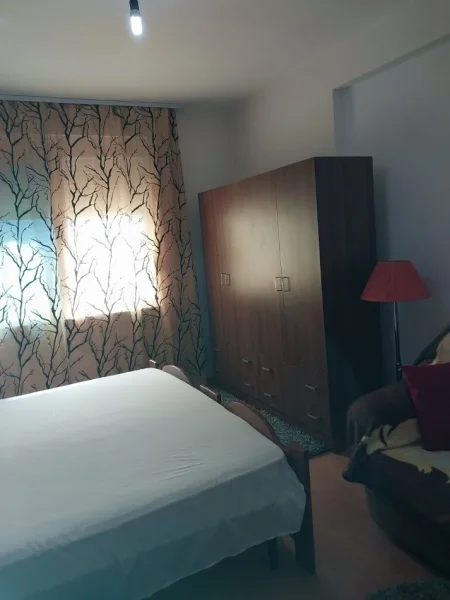 Tirane, jepet me qera apartament 2+1 Kati 1, 96 m² 400 € (Fresk)