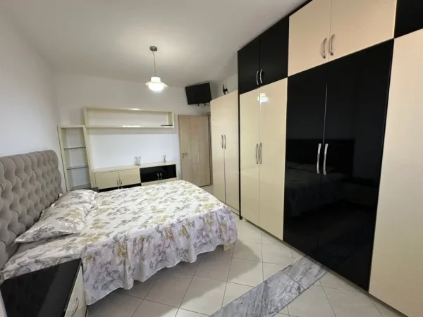 Tirane, jepet me qera apartament 1+1+Ballkon Kati 6, 55 m² 500 € (rruga todi shkurti)