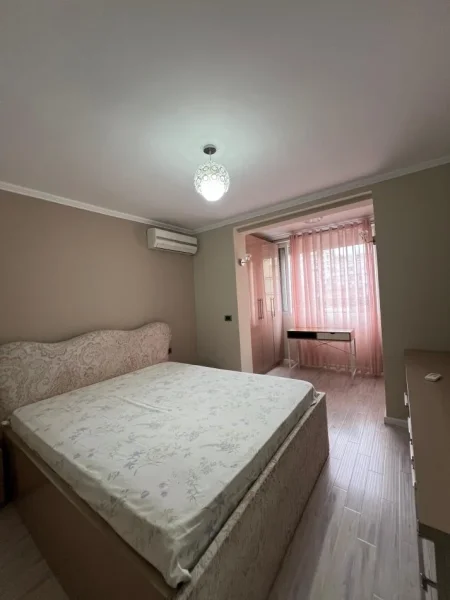 Tirane, jepet me qera apartament 2+1 Kati 3, 76 m² 900 € (Bulevardi Zogu i 1)