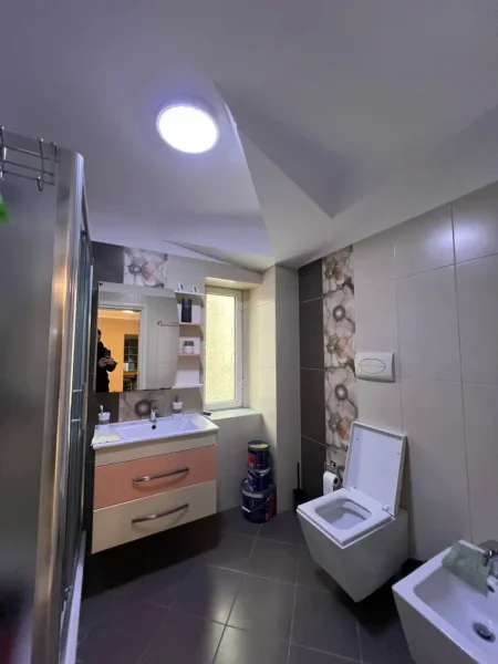 Tirane, jepet me qera apartament 2+1 Kati 3, 76 m² 900 € (Bulevardi Zogu i 1)