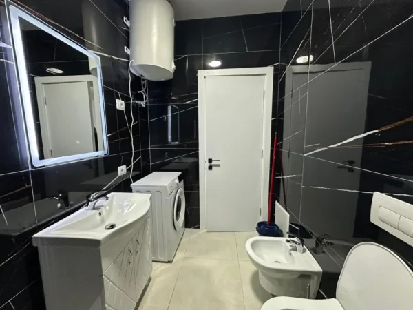 Tirane, jepet me qera apartament 2+1+Ballkon Kati 5, 74 m² 450 € (Rruga Jordan Misja , Paskuqan)