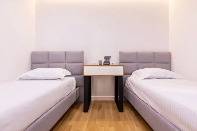 Tirane, shes apartament 2+1+Ballkon Kati 2, 105 m² 260.000 € (Rrug Hysni Begolli)