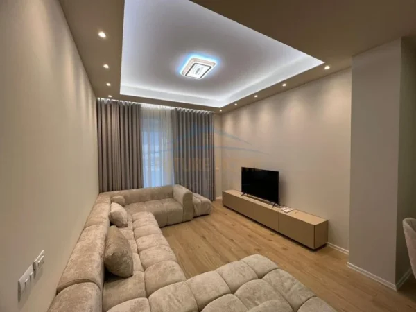 Tirane, jepet me qera apartament 2+1 Kati 4, 105 m² 750 € 