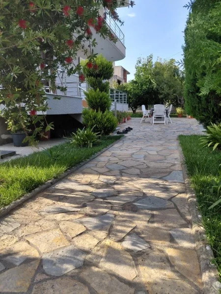 Elbasan, shitet 3 Katshe , 400 m² 250.000 € (Lagjia Emin Matraxhiu)