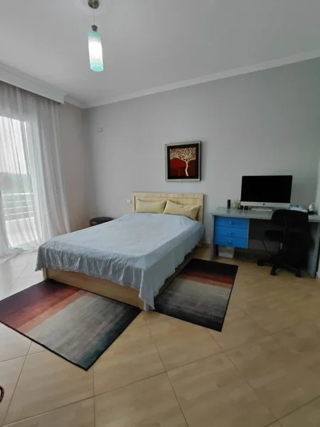 Elbasan, shitet 3 Katshe , 400 m² 250.000 € (Lagjia Emin Matraxhiu)