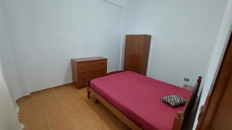 Tirane, jepet me qera shtepi 1+1+Ballkon Kati 0, 75 m² 350 € (ne rrugen Jordan Misja Tirane)