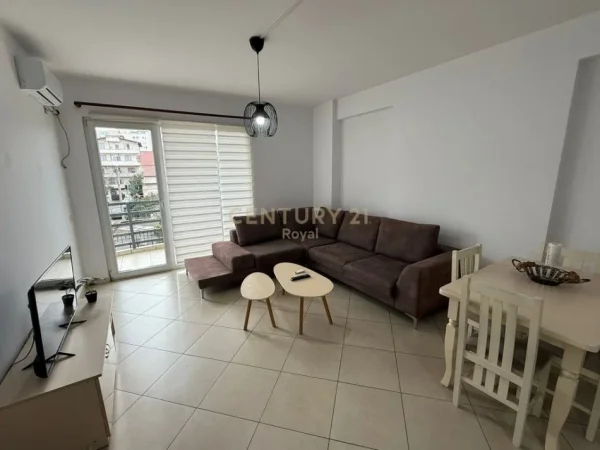 Tirane, jepet me qera apartament 2+1+Ballkon Kati 1, 90 m² 550 € (Rruga Skender Shtylla)