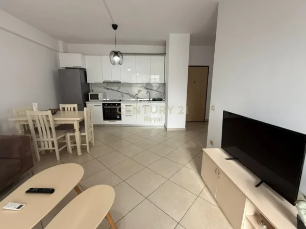 Tirane, jepet me qera apartament 2+1+Ballkon Kati 1, 90 m² 550 € (Rruga Skender Shtylla)