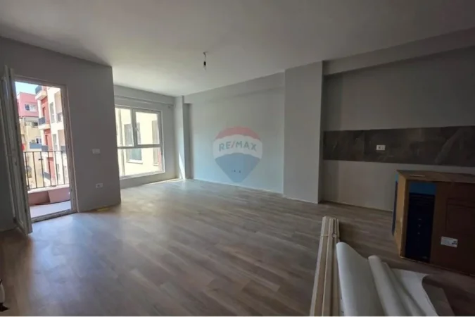 Tirane, shitet apartament , 106 m² 207.000 € (Rezidenca Aura)