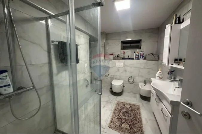 Tirane, shitet apartament , 85 m² 169.000 € (Rruga Rrapo Hekali, Tiranë)