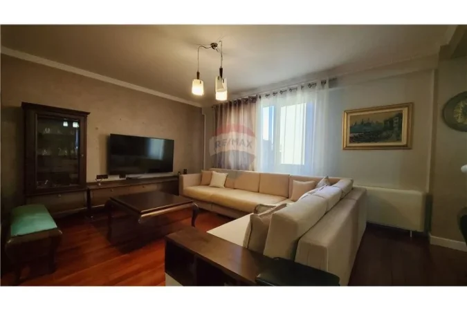 Tirane, jepet me qera apartament , 140 m² 1.900 € 