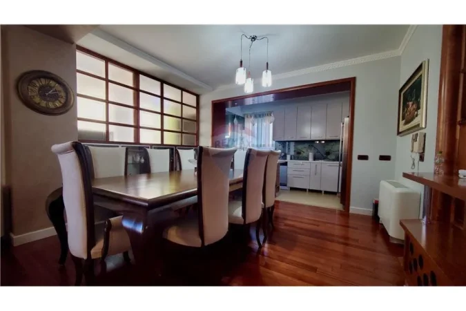 Tirane, jepet me qera apartament , 140 m² 1.900 € 