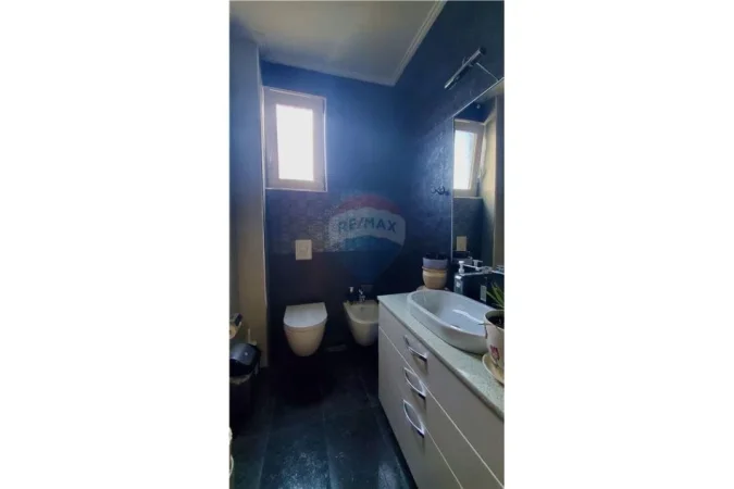 Tirane, jepet me qera apartament , 140 m² 1.900 € 