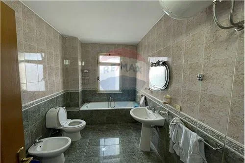 Shqiperi, jepet me qera apartament , 98 m² 800 € 