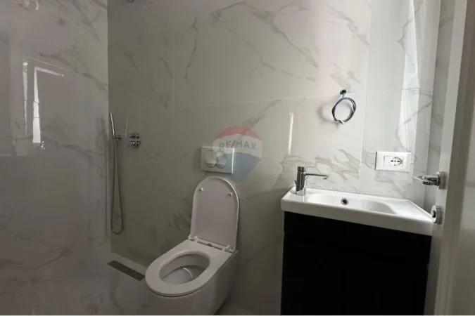 Tirane, jepet me qera apartament , 115 m² 1.000 € (Vilat Gjermane, Tiranë)