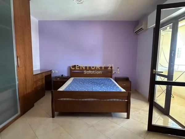 Tirane, jepet me qera apartament duplex 1+1+Ballkon Kati 6, 82 m² 530 € (komuna e parisit)