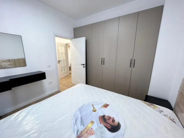 Tirane, jepet me qera apartament 2+1+Ballkon Kati 3, 124 m² 1.200 € (rruga zogu zi)