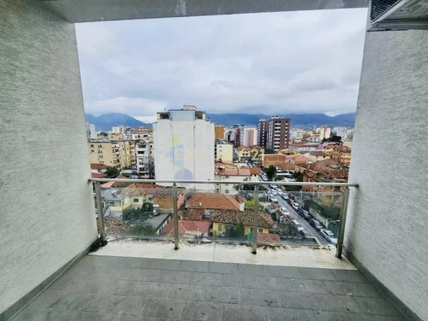 Tirane, jepet me qera apartament 1+1 Kati 6, 60 m² 600 € (Shkolla Partizani)
