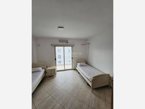 Tirane, jepet me qera zyre Kati 6, 107 m² 600 € (Rruga Jordan Misja)