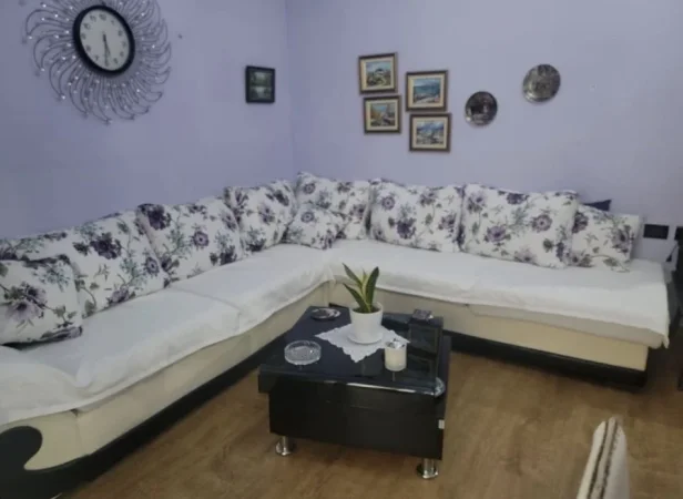 Tirane, jepet me qera apartament 2+1 Kati 3, 70 m² 600 € 