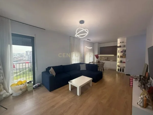 Tirane, shes apartament 1+1 Kati 5, 82 m² 155.000 € (porcelan)