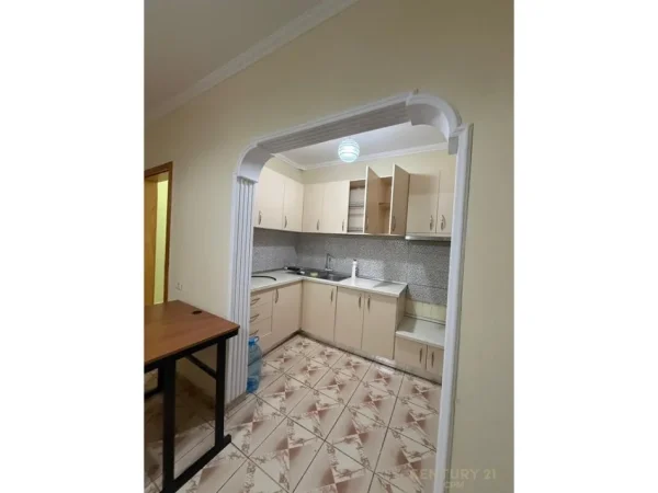 Tirane, shitet apartament Kati 2, 105.000 €