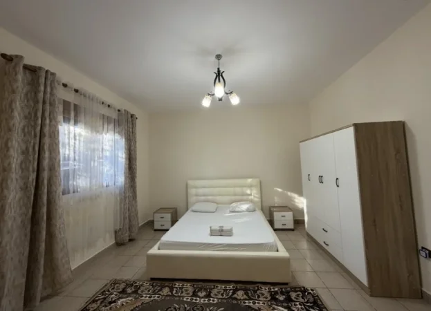 Tirane, jepet shtëpi me qera Kati 1 i një Vile 2+1, 100 m² 40.000 lekë të reja (Rruga Thoma Nasi, pranë Unazës Lindore)