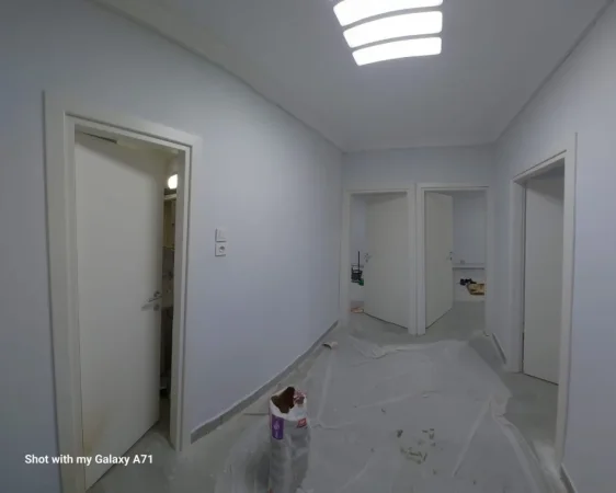 Tirane, jepet me qera ambjent biznesi Kati 0, 110 m² 670 € (Blv Bajram Curri)