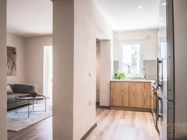 Tirane, jepet me qera nga Pronari, pa-komision apartament 1+1+Aneks Kati 4, 59 m² 650 € (Rruga Fortuzi, 750m larg nga sheshi Skenderbej)