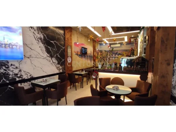 Shkoder, shitet lokal Kati 1, 54 m² 163.000 € (gjuhadol kardinal mikel koliqi)