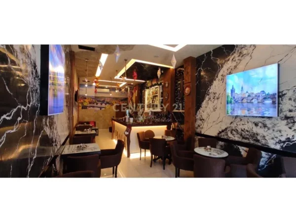 Shkoder, shitet lokal Kati 1, 54 m² 163.000 € (gjuhadol kardinal mikel koliqi)