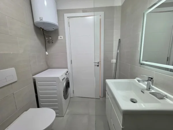 Jepet me Qera Apt 1+1 (+ Bllkn) 100% i Ri 5 min nga Farmacia 10📍 (Fakulteti i Mjeksise) Pallat i Ri V.2025 | 500 € / Muaj 🔥