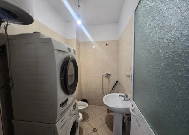 Tirane, shitet apartament 1+1+Ballkon Kati 8, 61 m² 100.000 € (Astir)