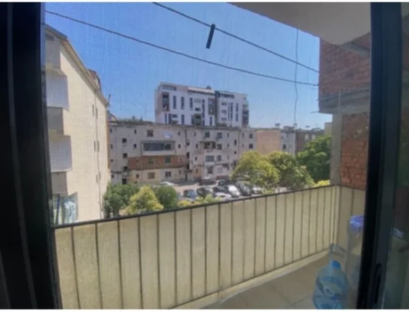 Tirane, shitet apartament 1+1 Kati 3, 47 m² (Shkolla Bajram Curri)