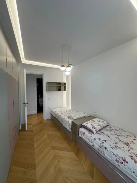 Tirane, shitet apartament 2+1 , 132 m² 800.000 € (Lake View)