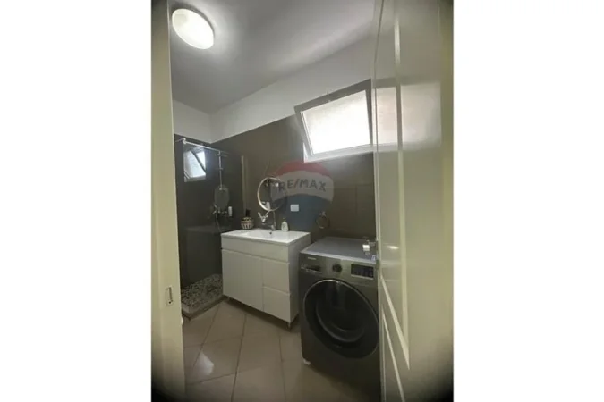 Tirane, jepet me qera apartament , 70 m² 700 € (Rruga Peti, Tiranë)