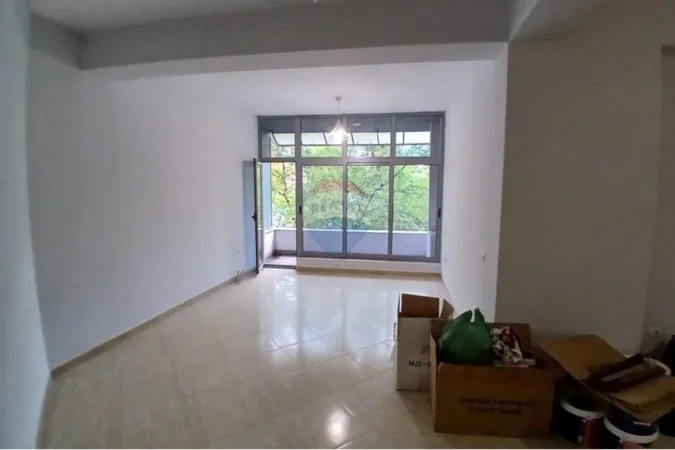 Tirane, jepet me qera apartament , 103 m² 570 € (Rruga Vaçe Zela, Tiranë)
