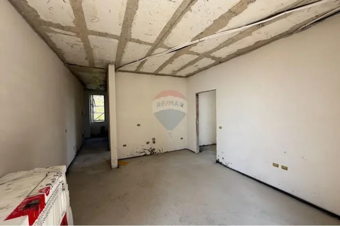 Tirane, shitet apartament , 88 m² 