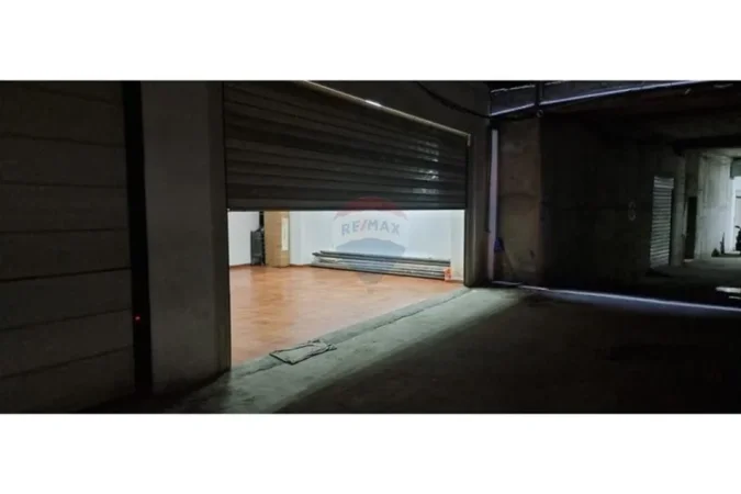 Tirane, shitet garazh | post parkimi , 55 m² 75.001 € 
