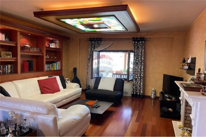 Tirane, shitet apartament , 202 m² 529.999 € (Garda)