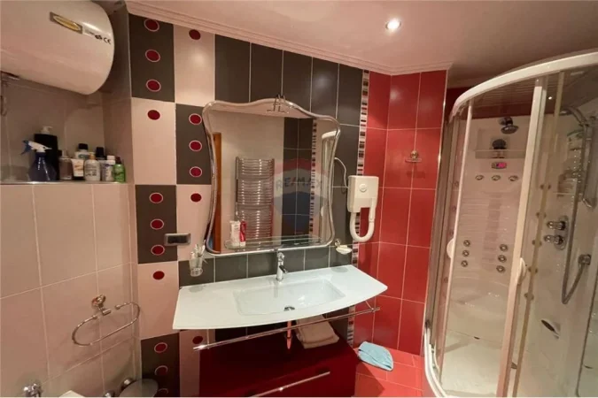 Tirane, shitet apartament , 202 m² 529.999 € (Garda)