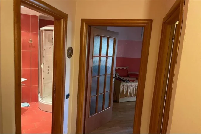 Tirane, shitet apartament , 202 m² 529.999 € (Garda)