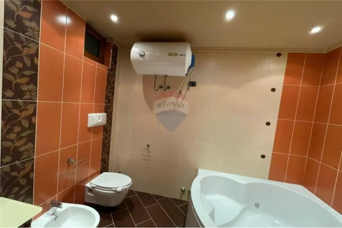 Tirane, shitet apartament , 202 m² 529.999 € (Garda)