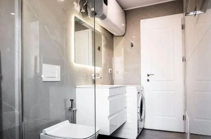 Tirane, jepet me qera apartament 1+1 Kati 4, 60 m² 650 € (Qender)