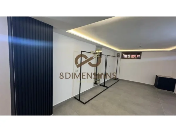 Tirane, jepet me qera dyqan Kati -1, 50 m² 500 € (ish ekspozita)