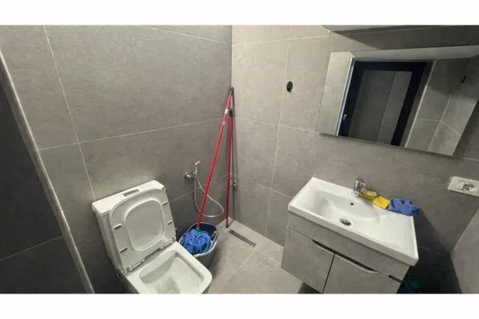 Tirane, jepet me qera dyqan Kati -1, 50 m² 500 € (ish ekspozita)