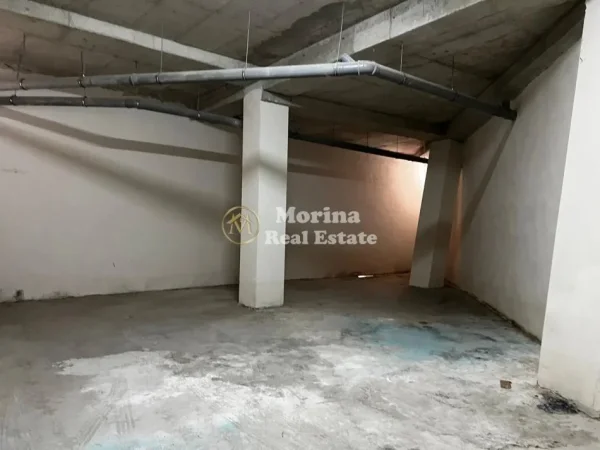 Tirane, jepet me qera ambjent biznesi Kati 1, 110 m² 800 € (Farmacia 10)